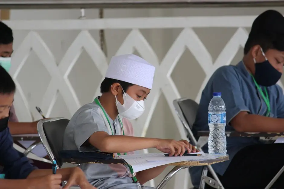 alt ilustrasi sesi les privat tatap muka di Makassar